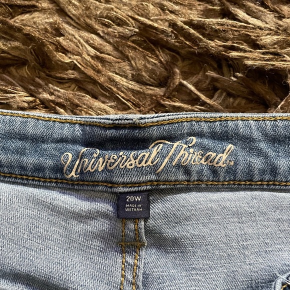 Universal Thread High Rise Straight Crop Distressed Jeans Size 20 W - Picture 9 of 10